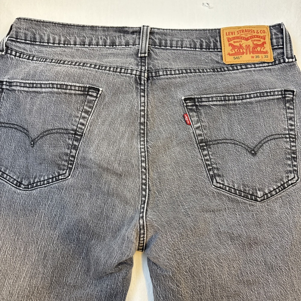Levi's 541 Men's Slim Fit  BlACK  Denim Jeans Medium Blue W35 L32